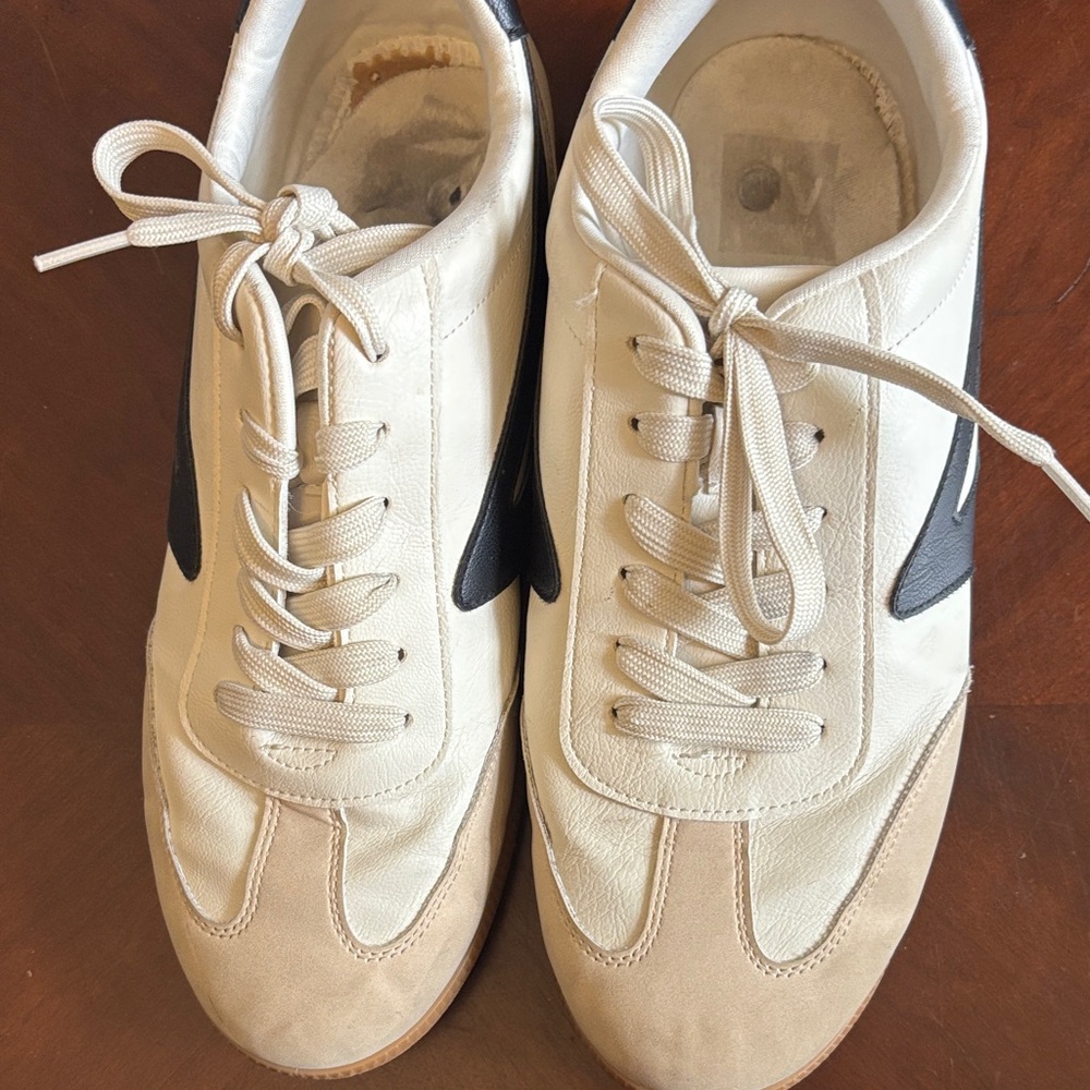 Men's White and Black Casual Leather Sneakers